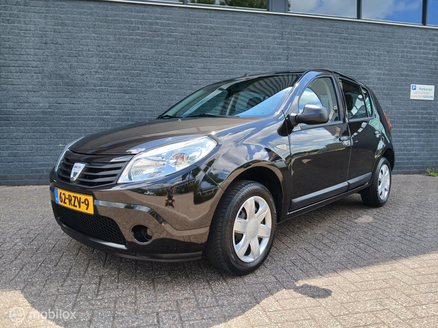 Dacia Sandero 1.2 2011 - voorkant