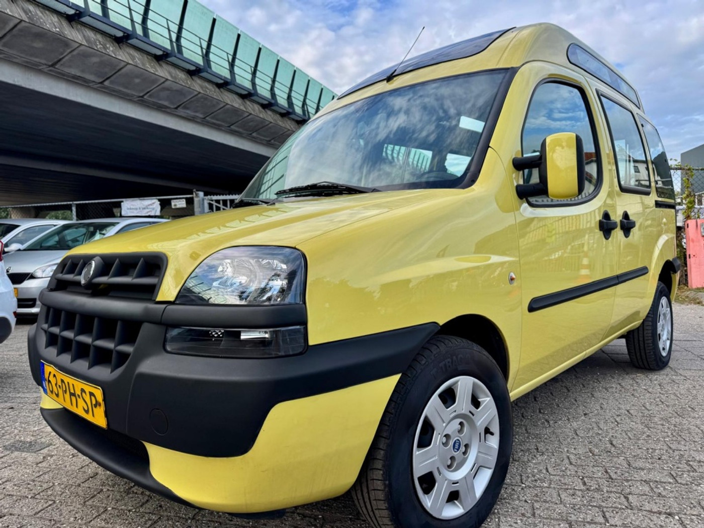 Fiat Doblò 1.9 JTD Dynamic Plus 2004 - voorkant