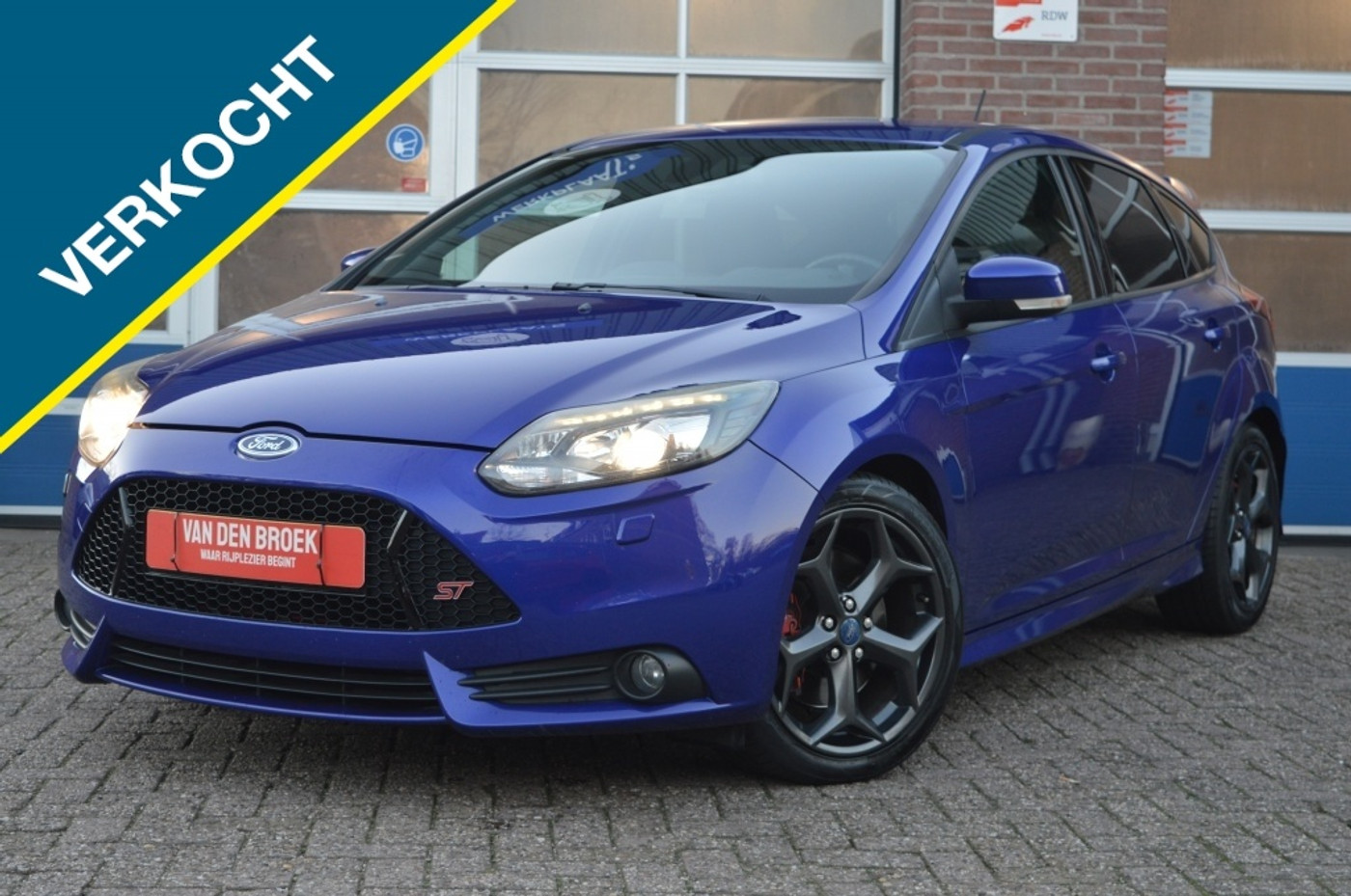 Ford Focus 2.0 EcoB. ST-2 | RECARO - NAVI - STOEL.VERW 2014 - voorkant