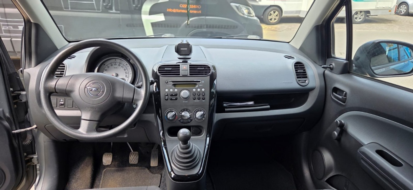 Foto van Opel Agila