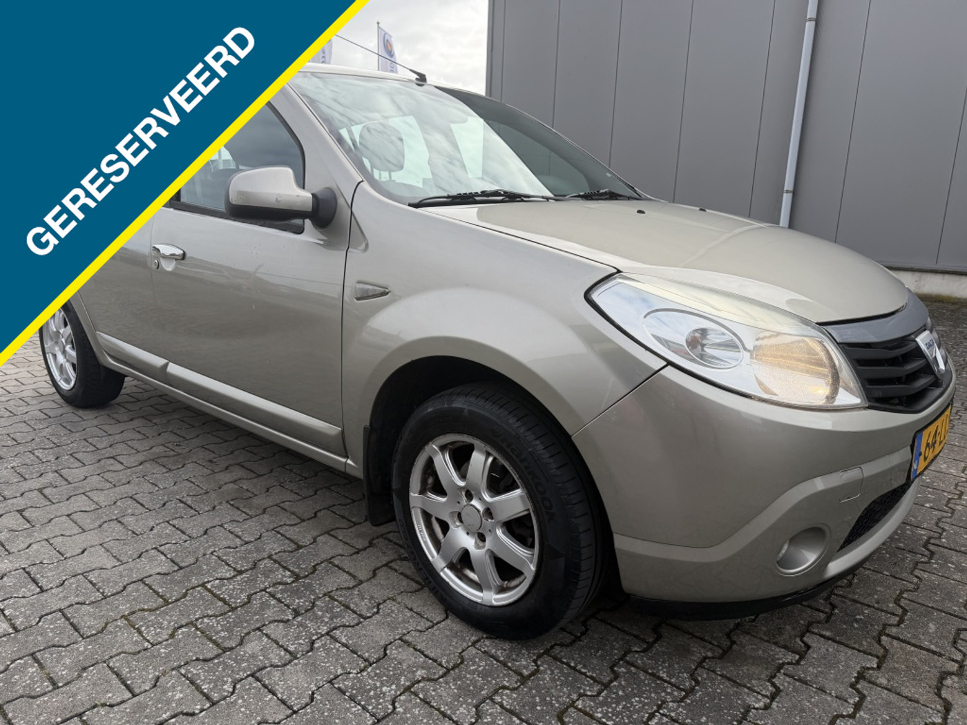 Dacia Sandero 1.4 Airco LPG APK: Nieuw bij aflevering 2010 - voorkant