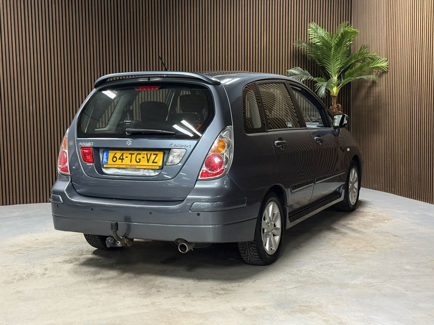 Foto van Suzuki Liana
