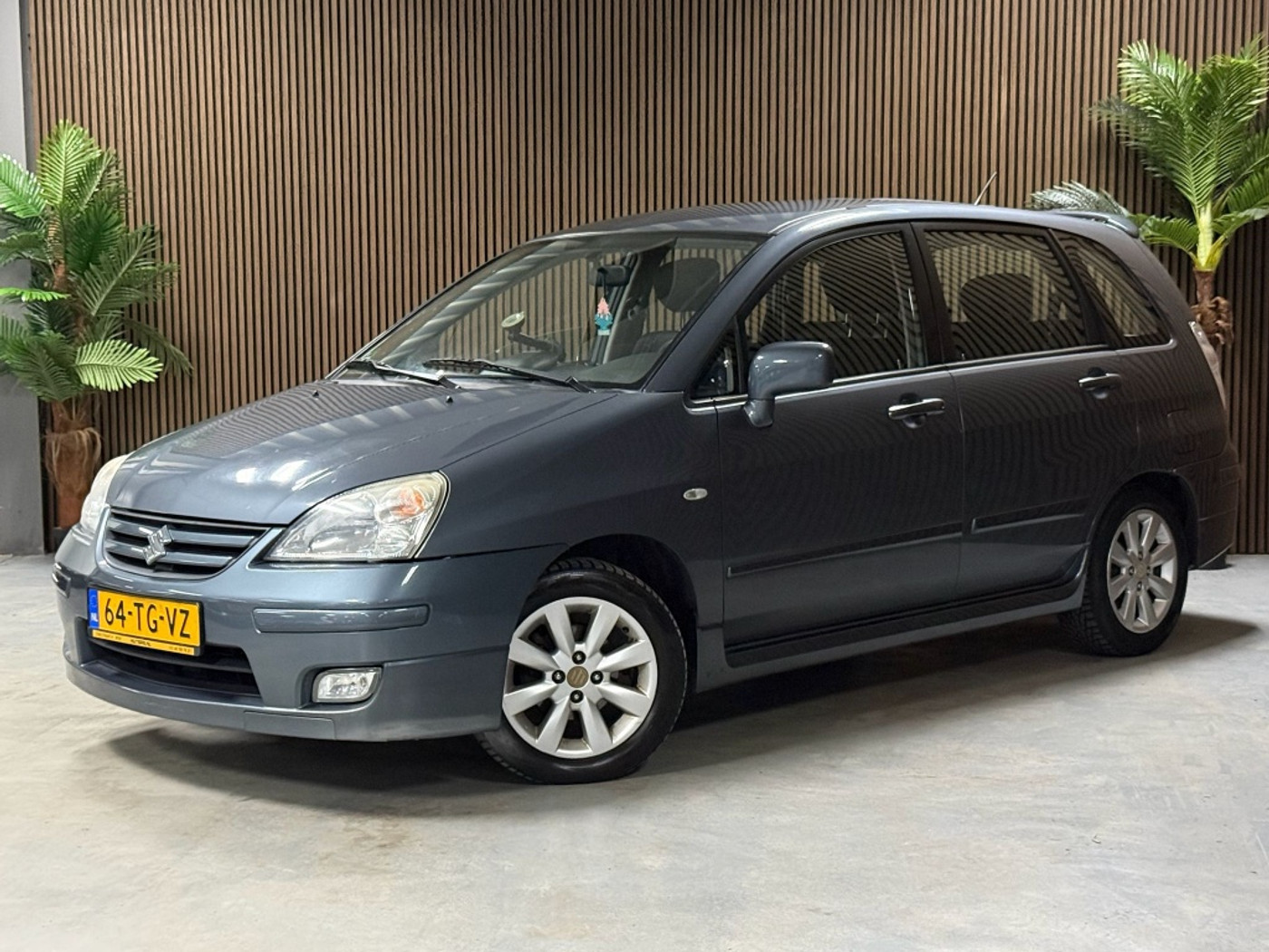 Foto van Suzuki Liana