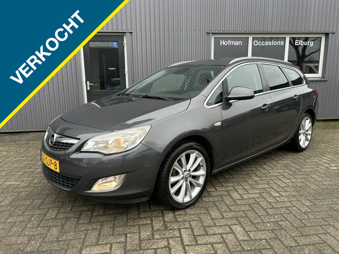 Opel Astra Sports Tourer 1.4 Turbo Cosmo Airco PDC NAVI APK! 2011 - voorkant