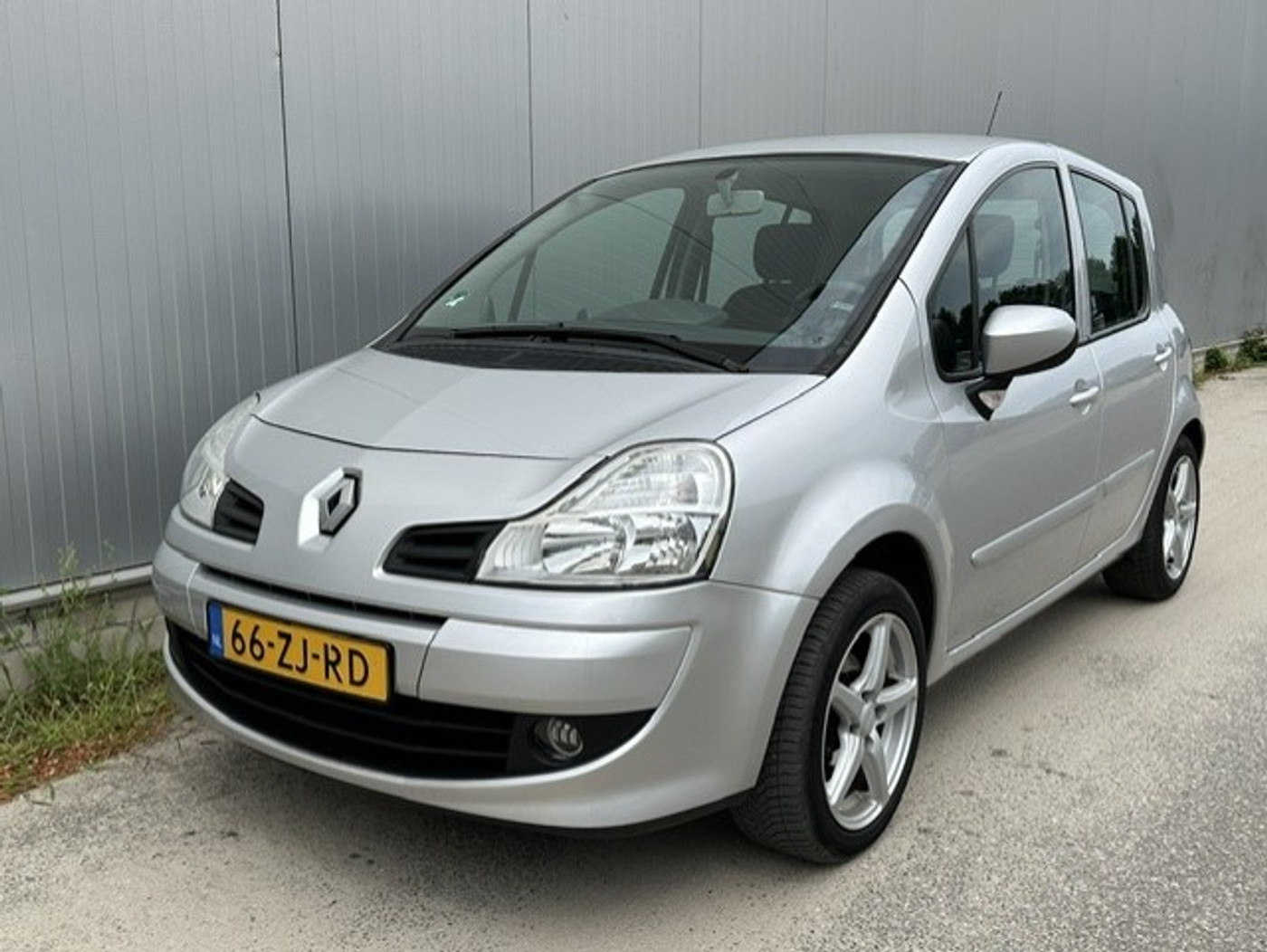 Renault Modus 1.6-16V Expr. AUTOMAAT, AIRCO 2008 - voorkant
