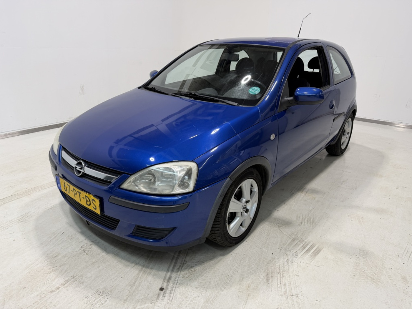 Opel Corsa-c 1.2-16V Full Rhythm 2004 - voorkant