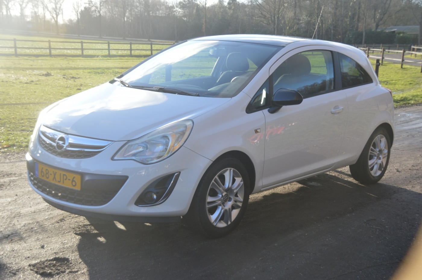 Opel Corsa 1.2 EcoF. CL.Ed. LPG Airco Cruise 2012 - voorkant