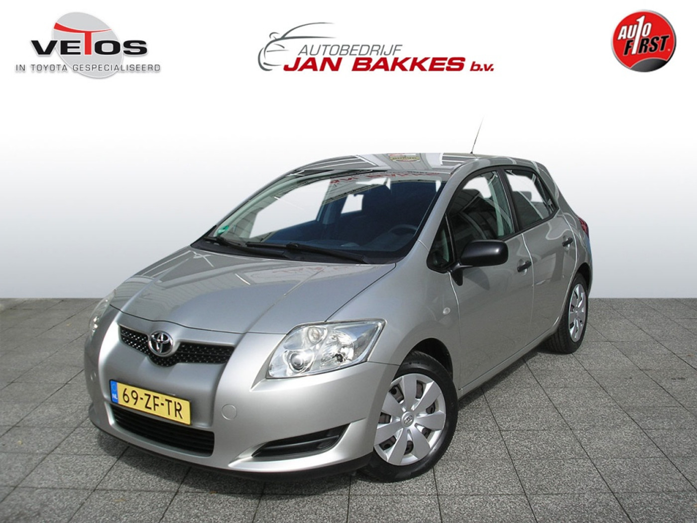 Toyota Toyota Auris 1.4-16V Terra Airco lage km stand 2008 - voorkant