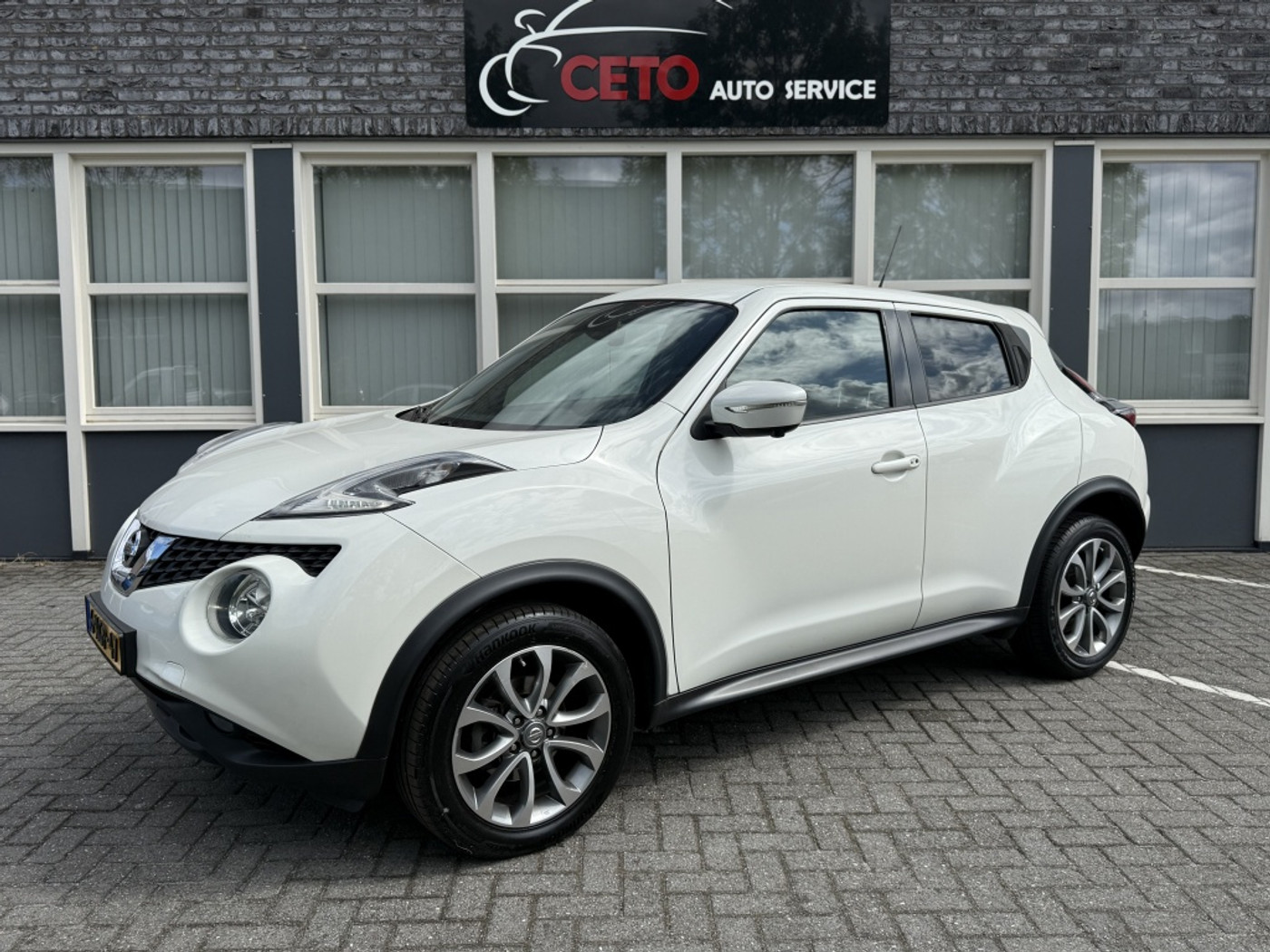 Nissan Nissan Juke 1.2 DIG-T S/S Con Ed 360 camera 2014 - voorkant