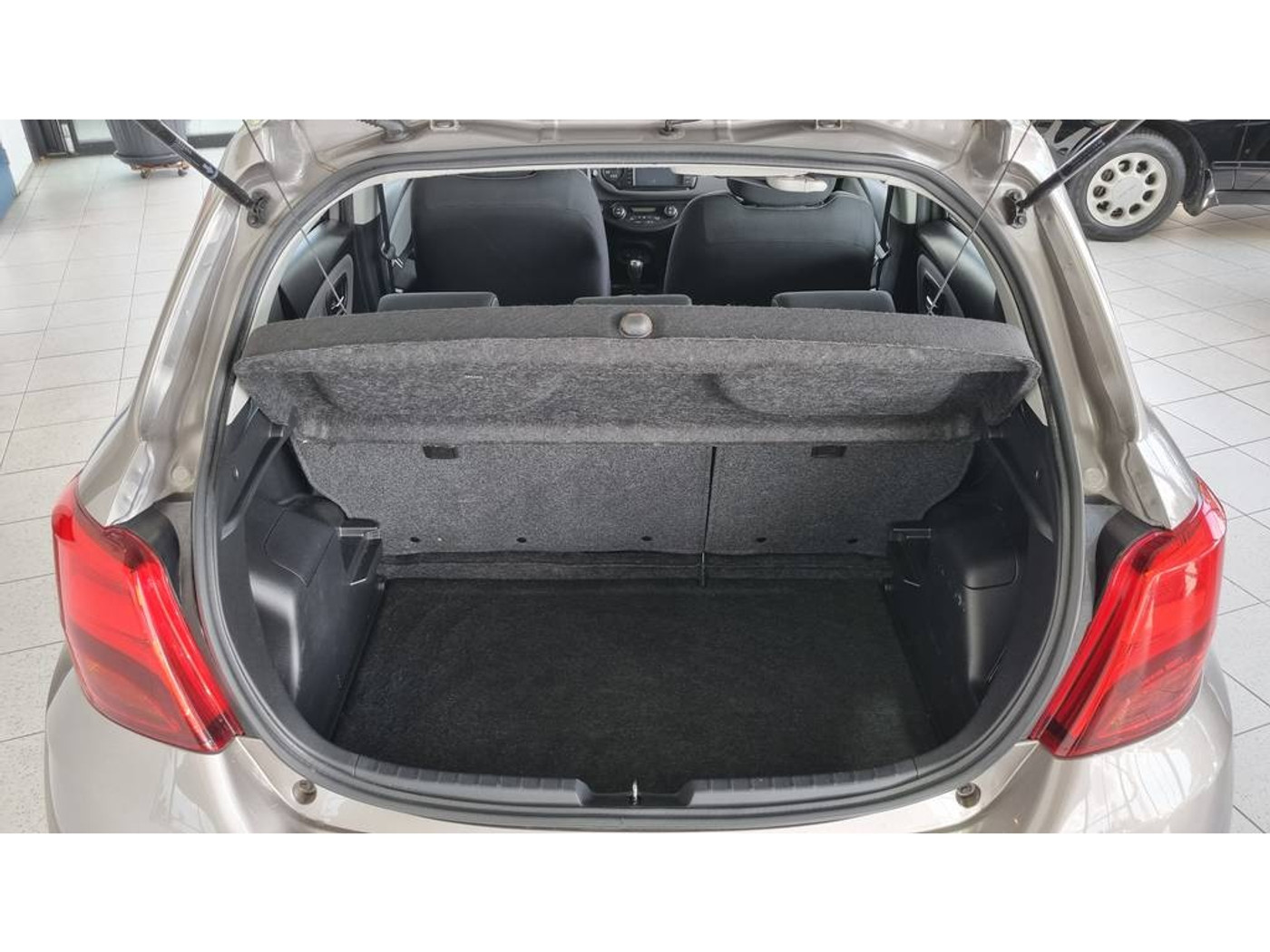 Foto van Toyota Toyota Yaris Hybrid
