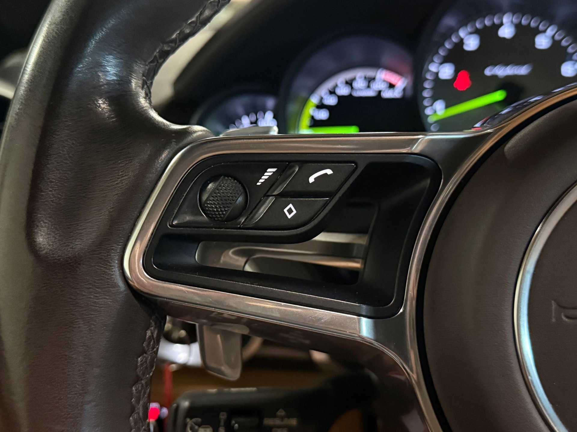 Foto van Porsche Cayenne S E-hybrid