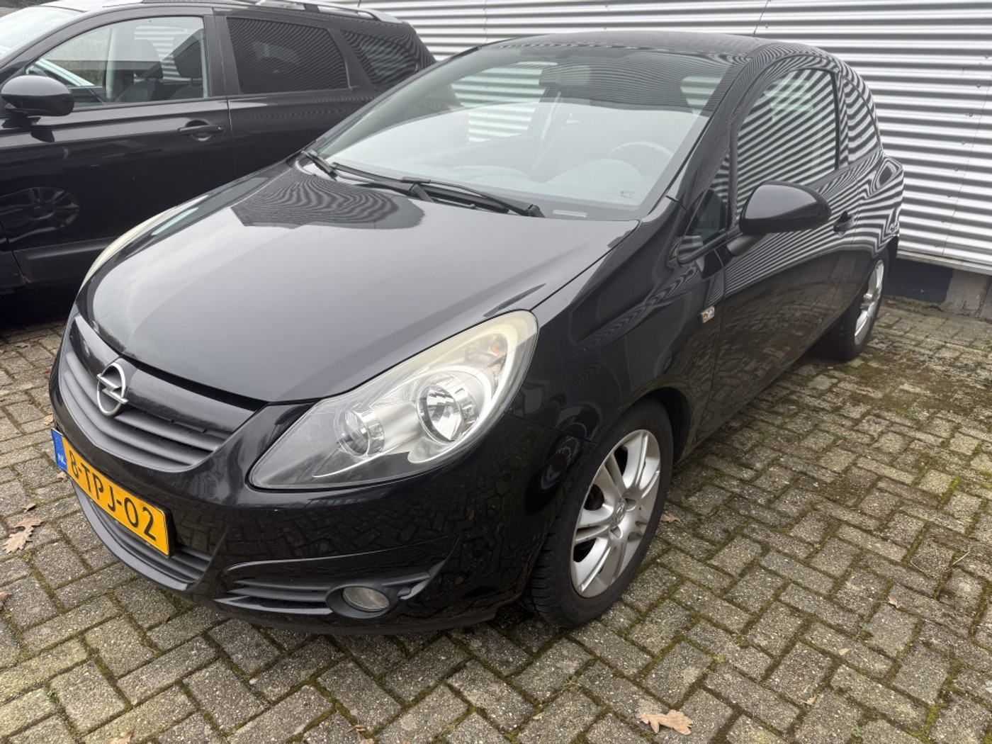 Opel Corsa GERESERVEERD ! 2010 - voorkant