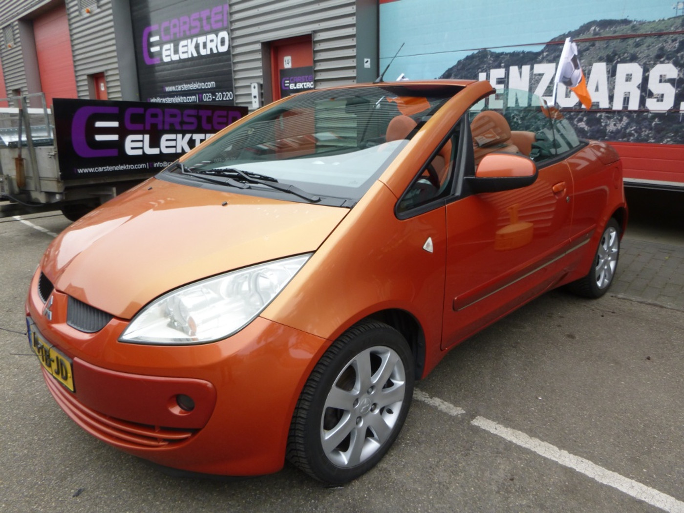 Mitsubishi Mitsubishi Colt 1.5 Invite Cabrio,IJSKOUDE AIRCO.alles electrisch 2006 - voorkant