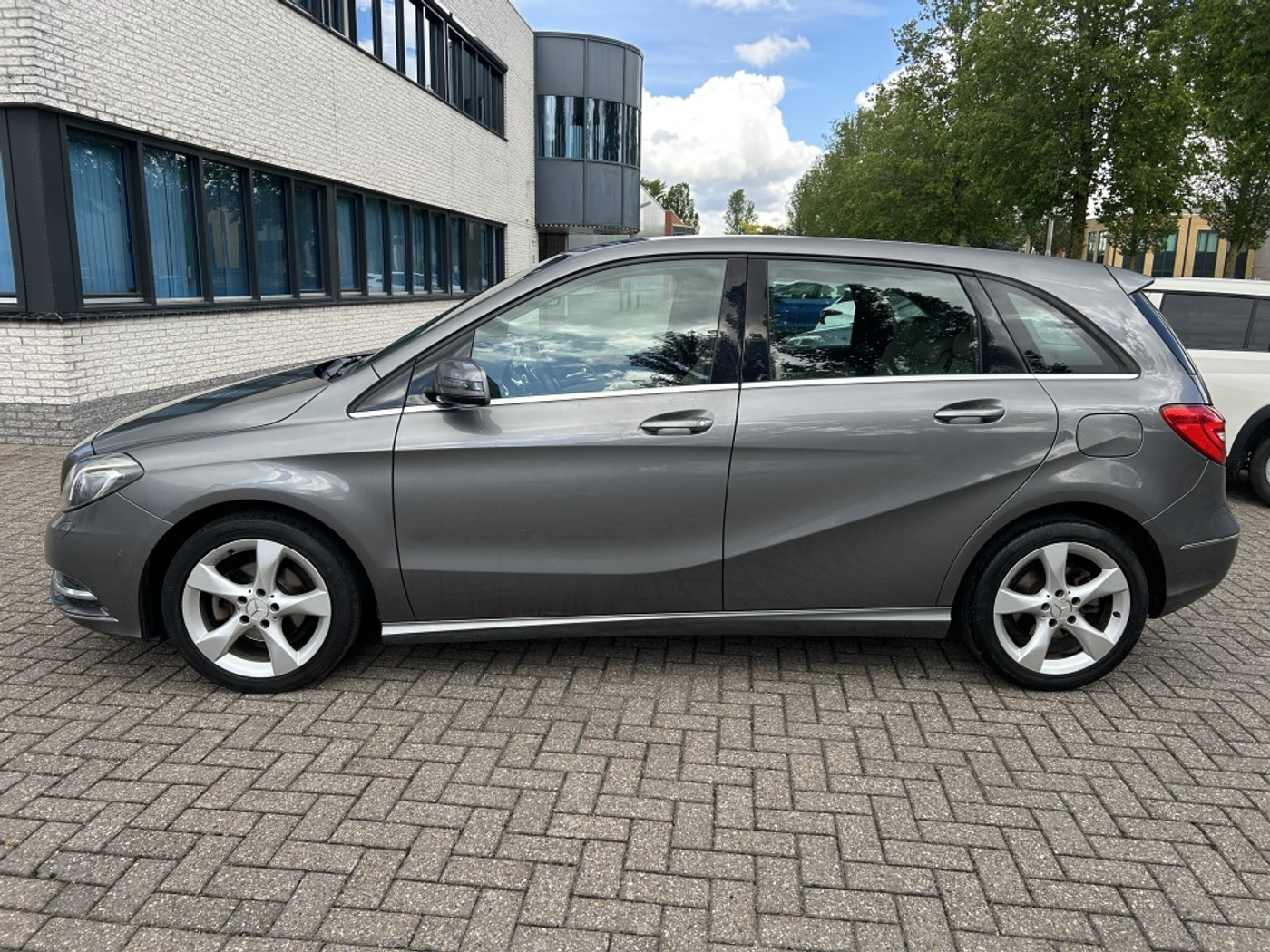Foto van Mercedes-Benz B 180