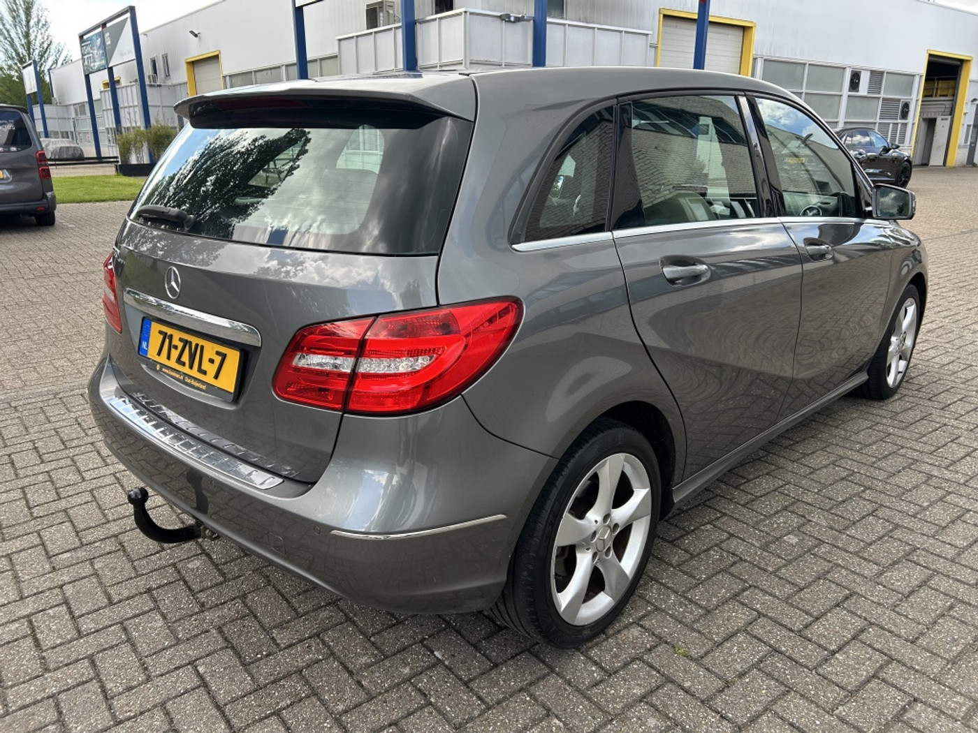 Foto van Mercedes-Benz B 180