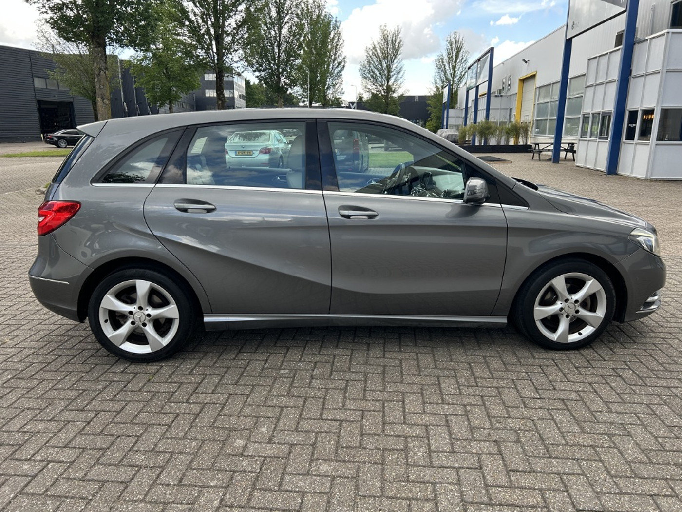 Foto van Mercedes-Benz B 180