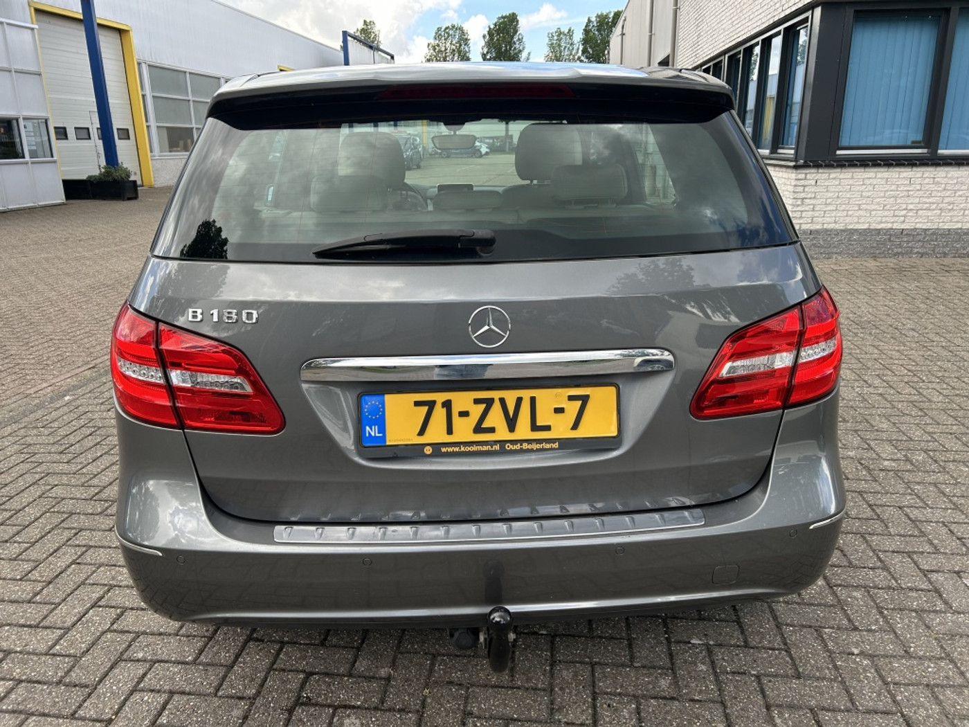 Foto van Mercedes-Benz B 180