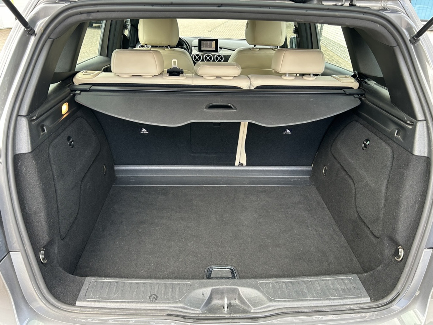 Foto van Mercedes-Benz B 180