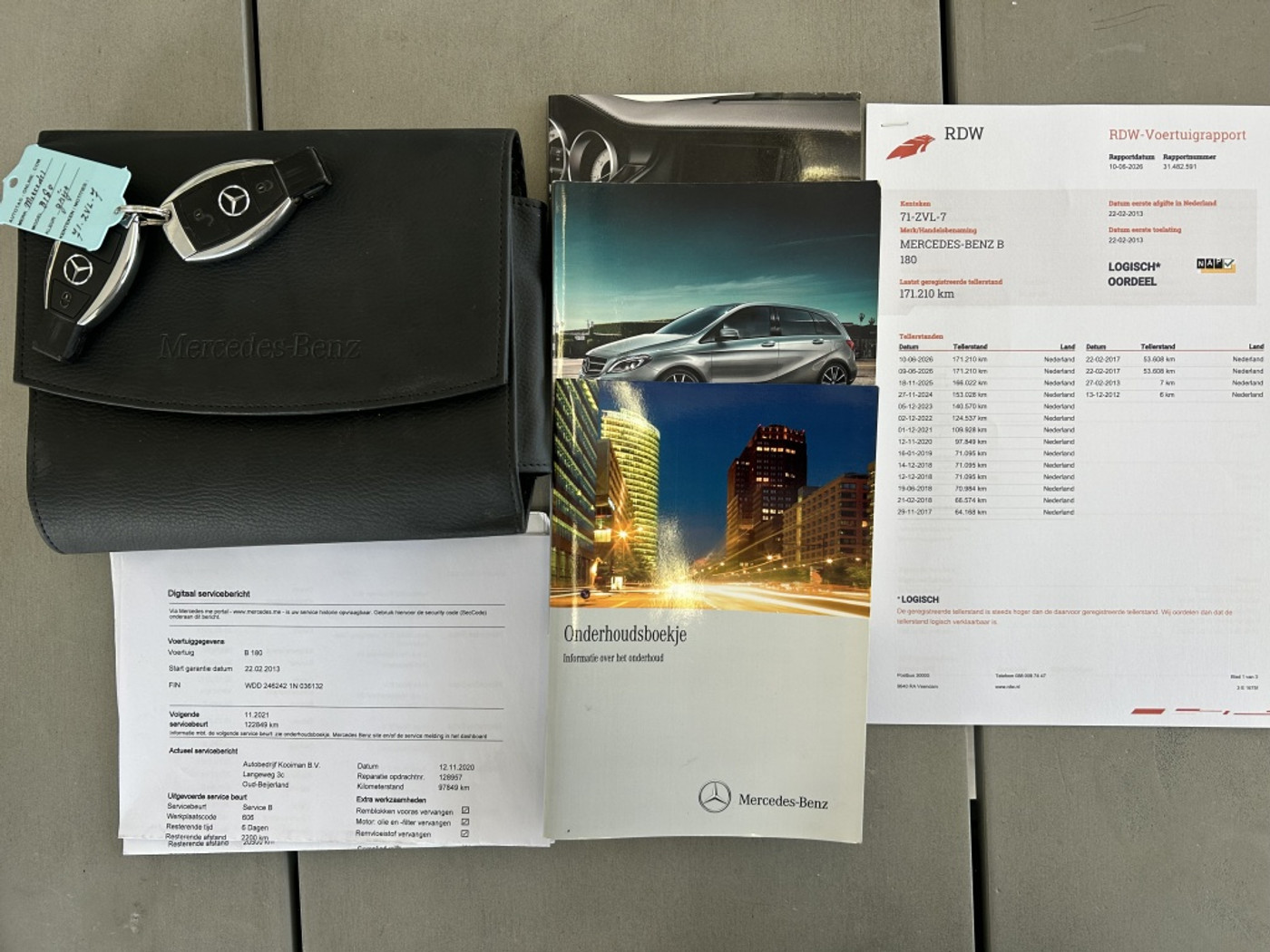 Foto van Mercedes-Benz B 180