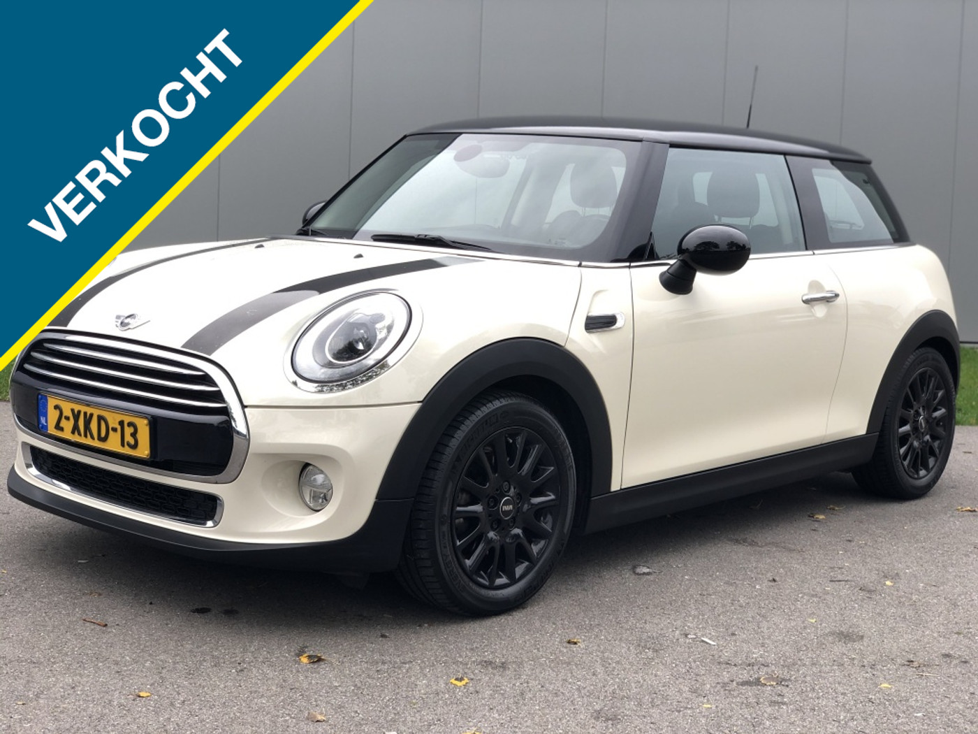 Mini Cooper first Born Ed ( FULL OPTIONS  ) als nieuw! 2014 - voorkant