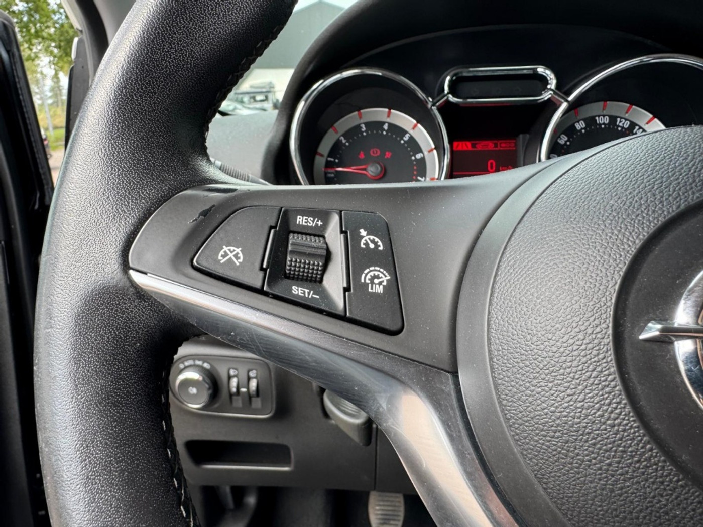Foto van Opel Adam