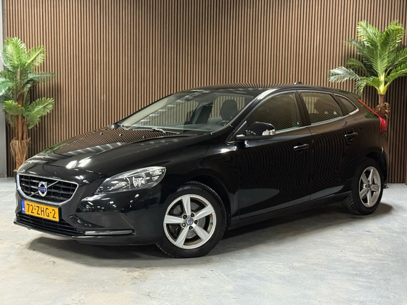 Volvo V40 1.6 T3 Kinetic 2012 - voorkant