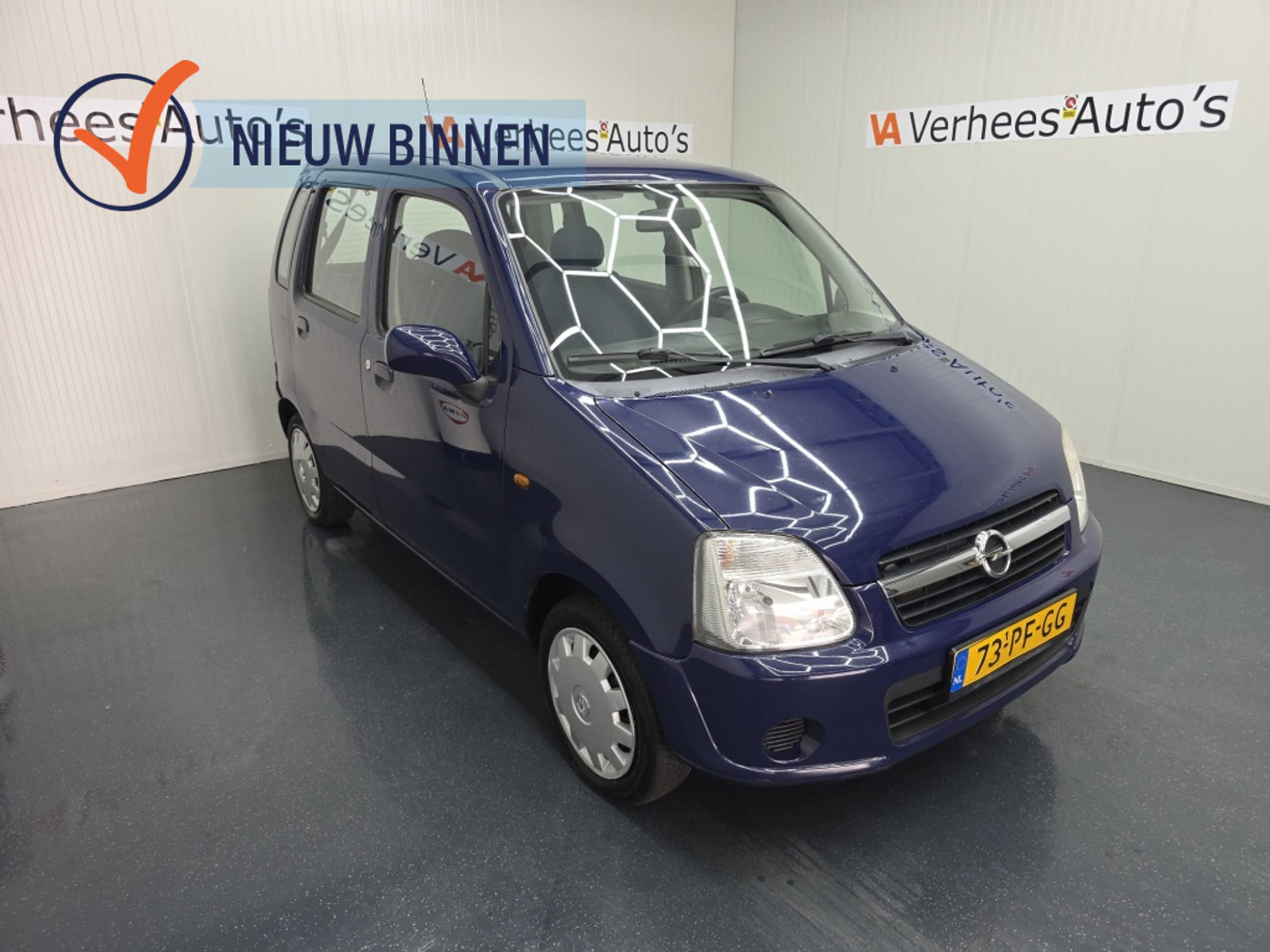 Opel Agila 1.2-16V Enjoy 2004 - voorkant