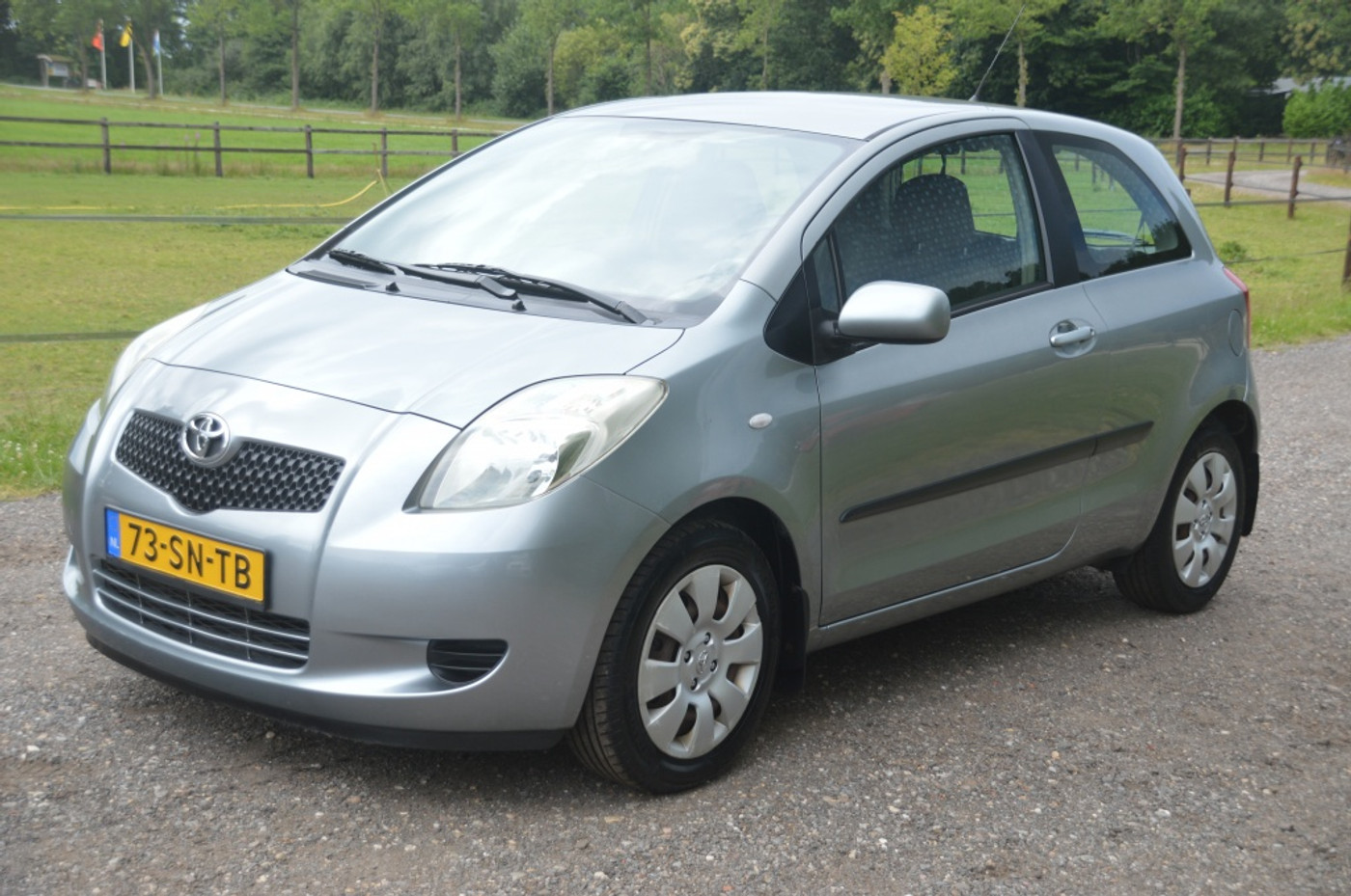 Toyota Toyota Yaris 1.0 VVTi Sol Airco APK Juli 2027 2006 - voorkant