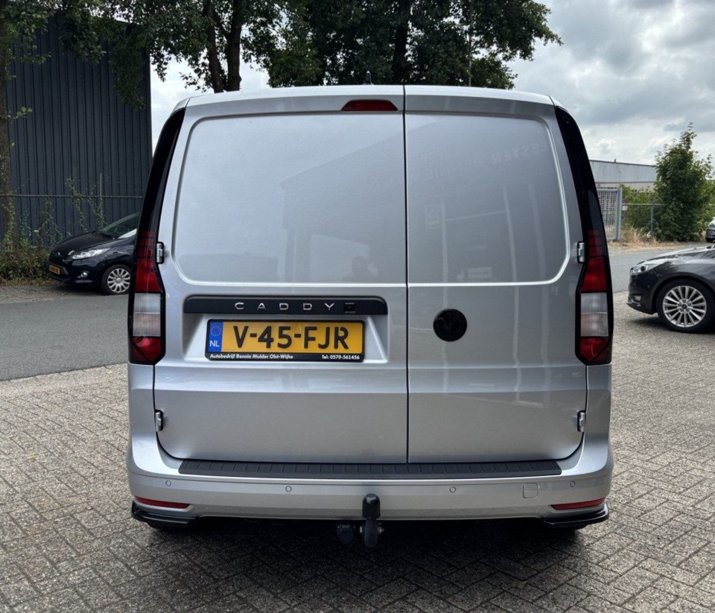 Foto van Volkswagen Caddy Modified Partition Wall