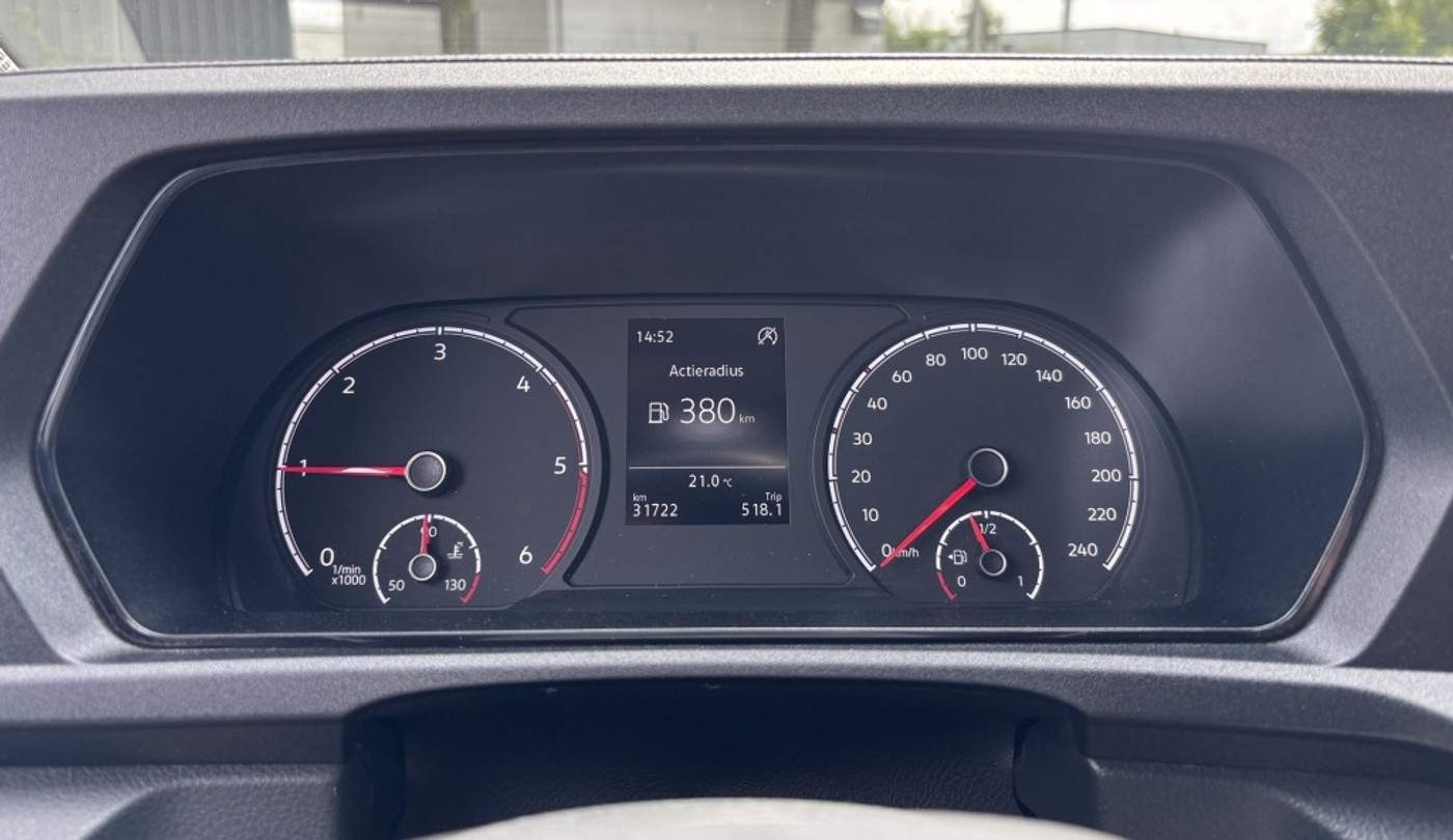 Foto van Volkswagen Caddy Modified Partition Wall