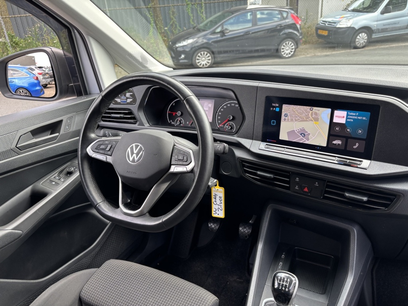 Foto van Volkswagen Caddy Modified Partition Wall