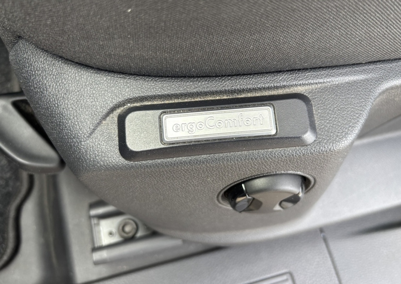 Foto van Volkswagen Caddy Modified Partition Wall