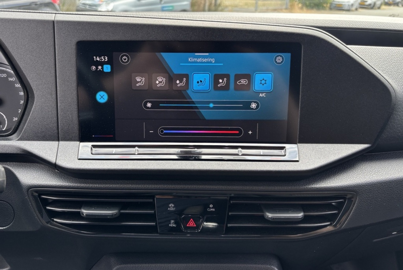 Foto van Volkswagen Caddy Modified Partition Wall