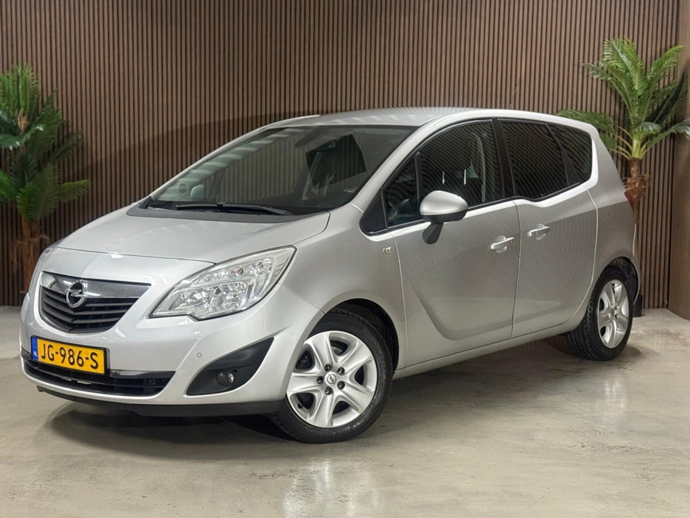 Opel Meriva 1.4 Turbo Cosmo 2010 - voorkant