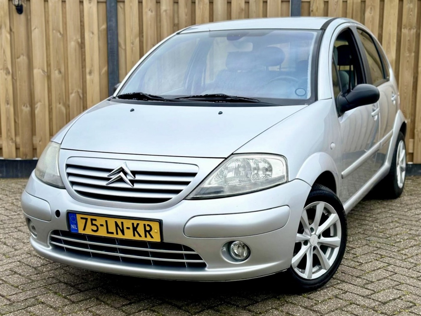 Citroen C3 1.4i Exclusive |Airco |CruiseC |Nieuwe APK 2003 - voorkant