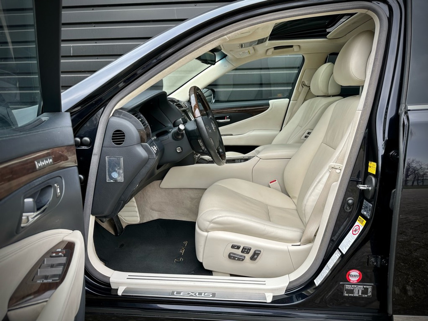 Foto van Lexus Lexus Ls600hl