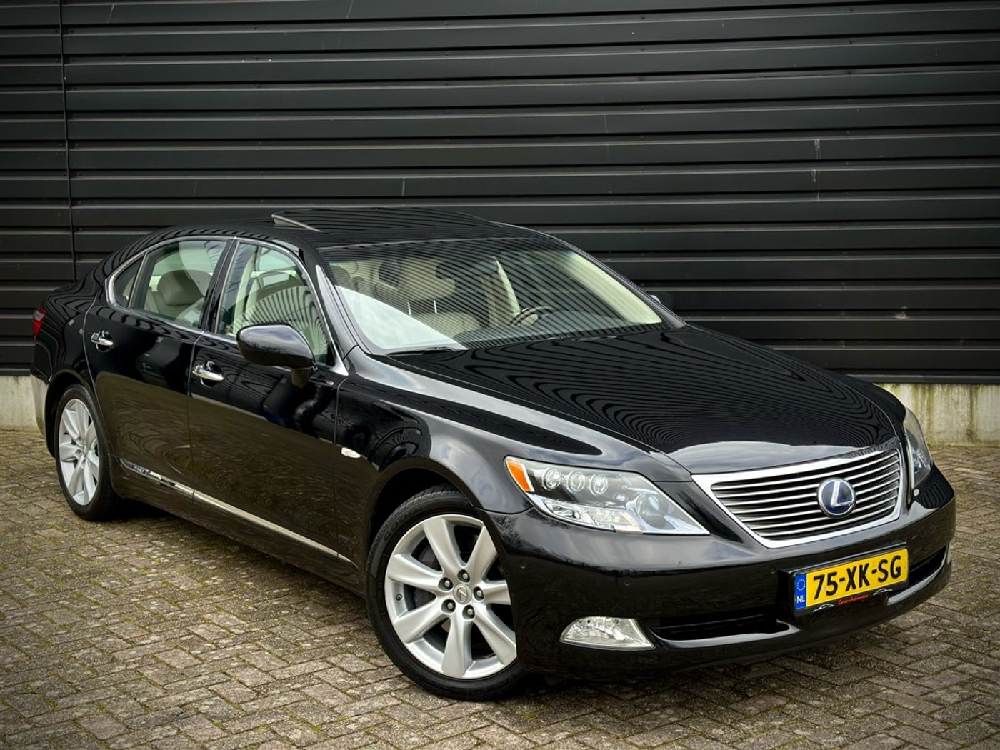 Foto van Lexus Lexus Ls600hl