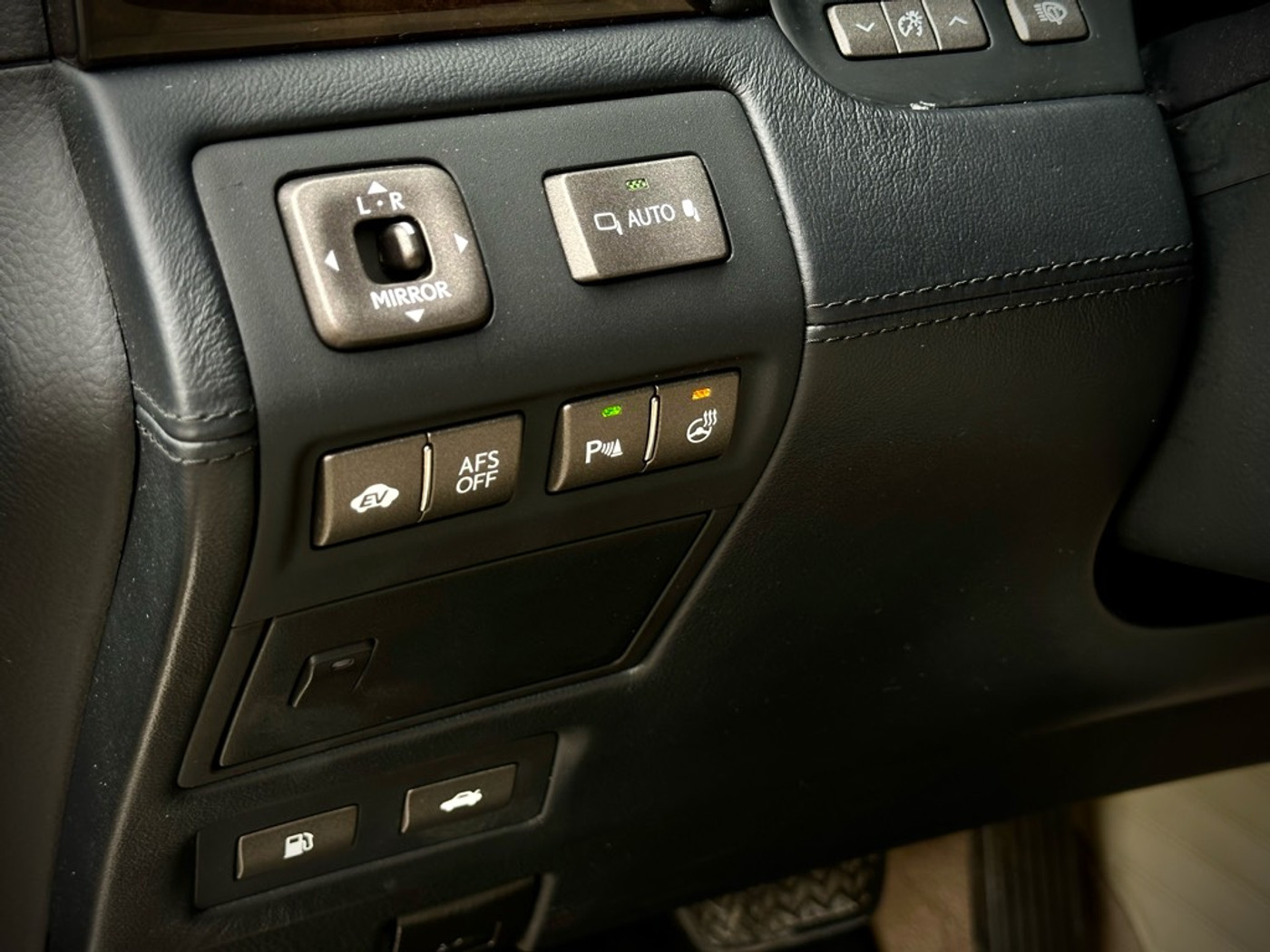 Foto van Lexus Lexus Ls600hl