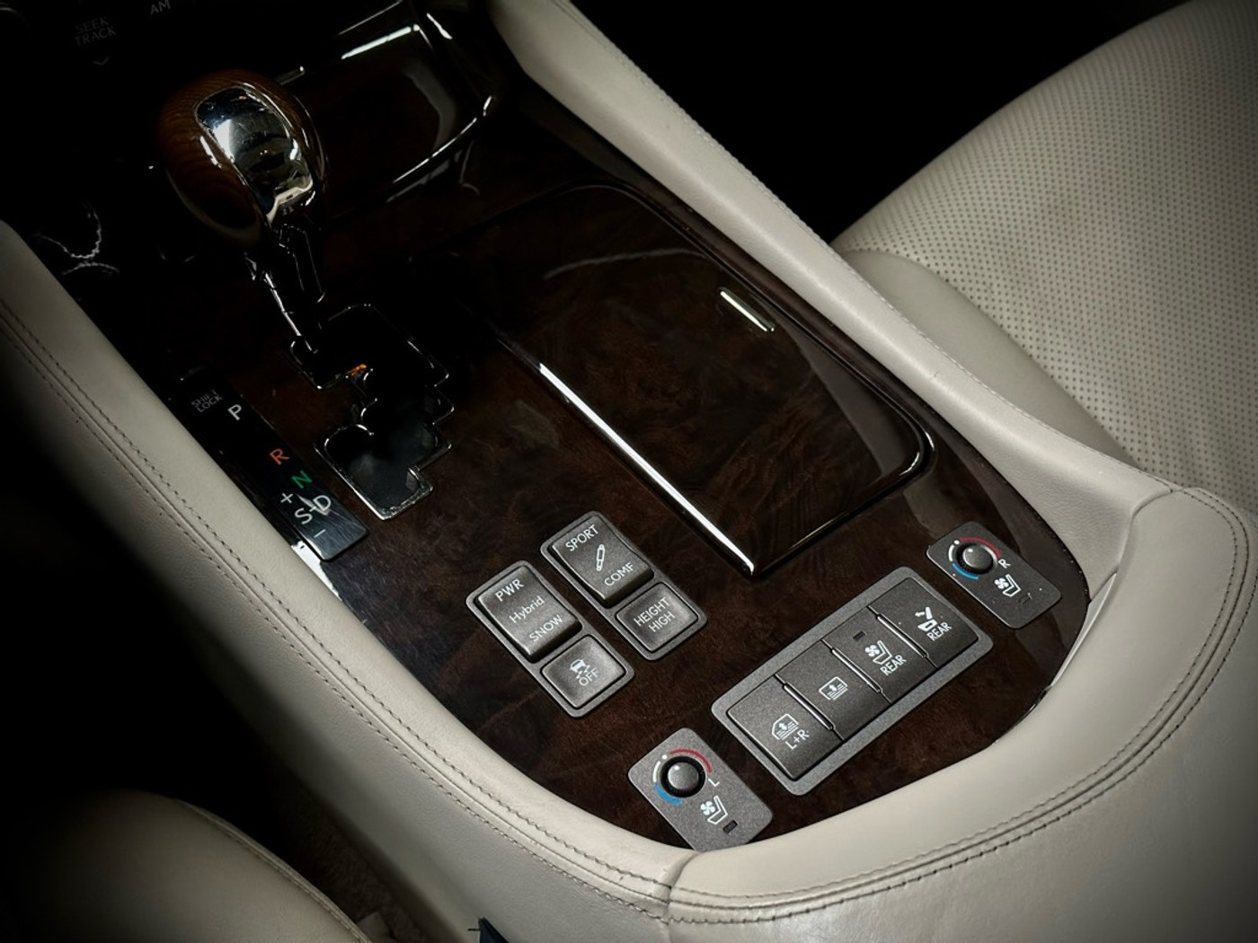 Foto van Lexus Lexus Ls600hl