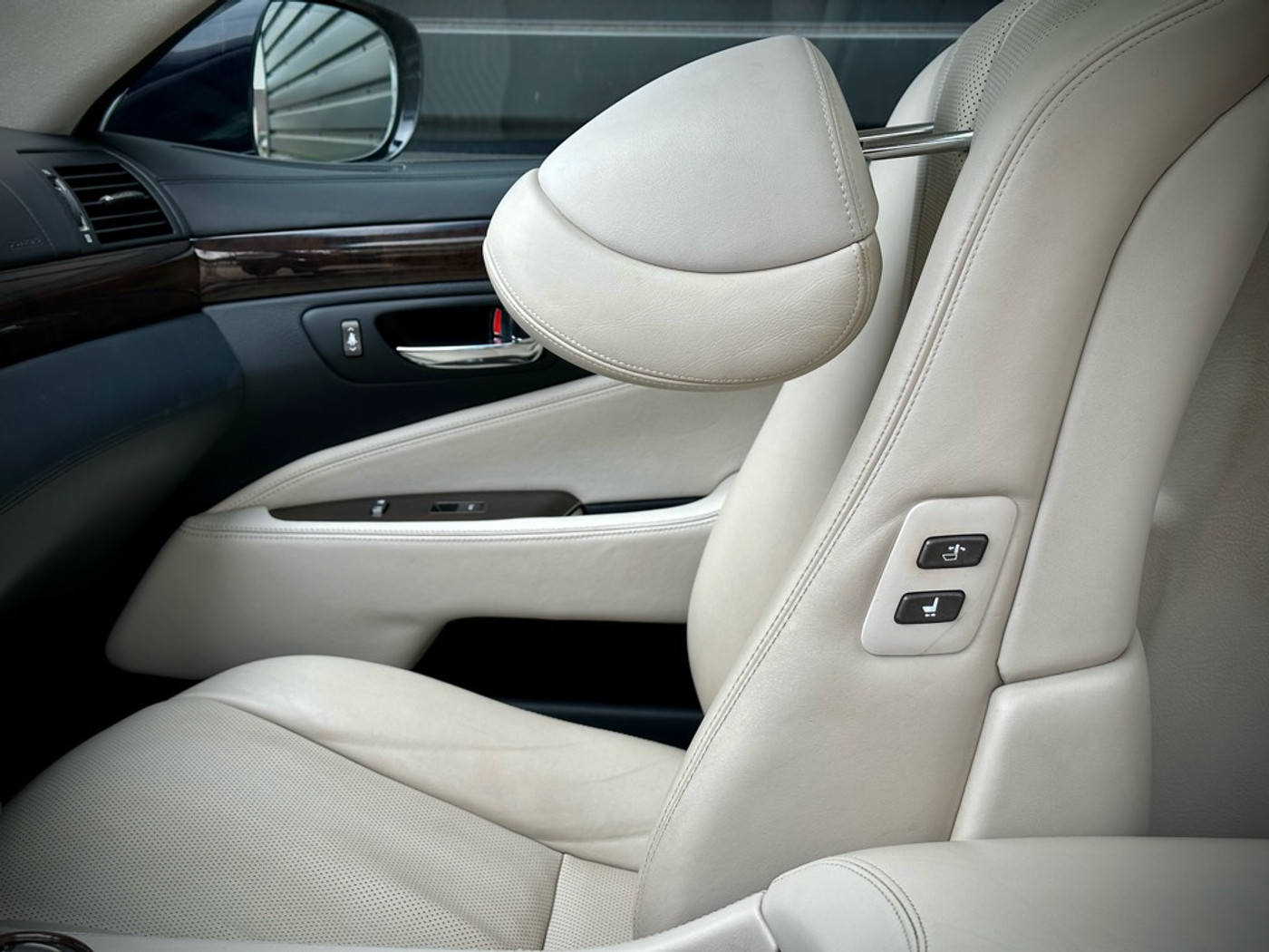 Foto van Lexus Lexus Ls600hl