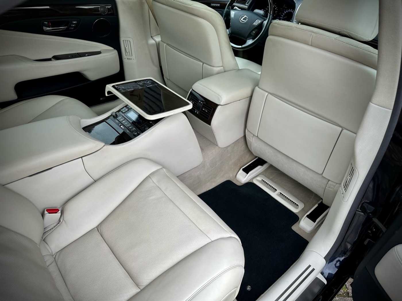 Foto van Lexus Lexus Ls600hl
