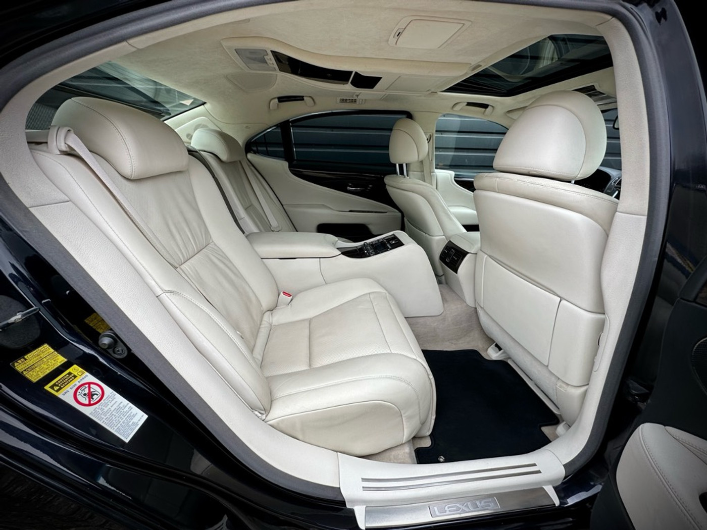 Foto van Lexus Lexus Ls600hl