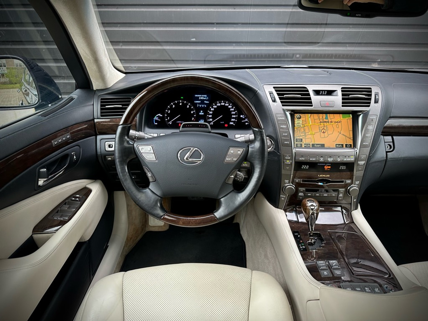 Foto van Lexus Lexus Ls600hl