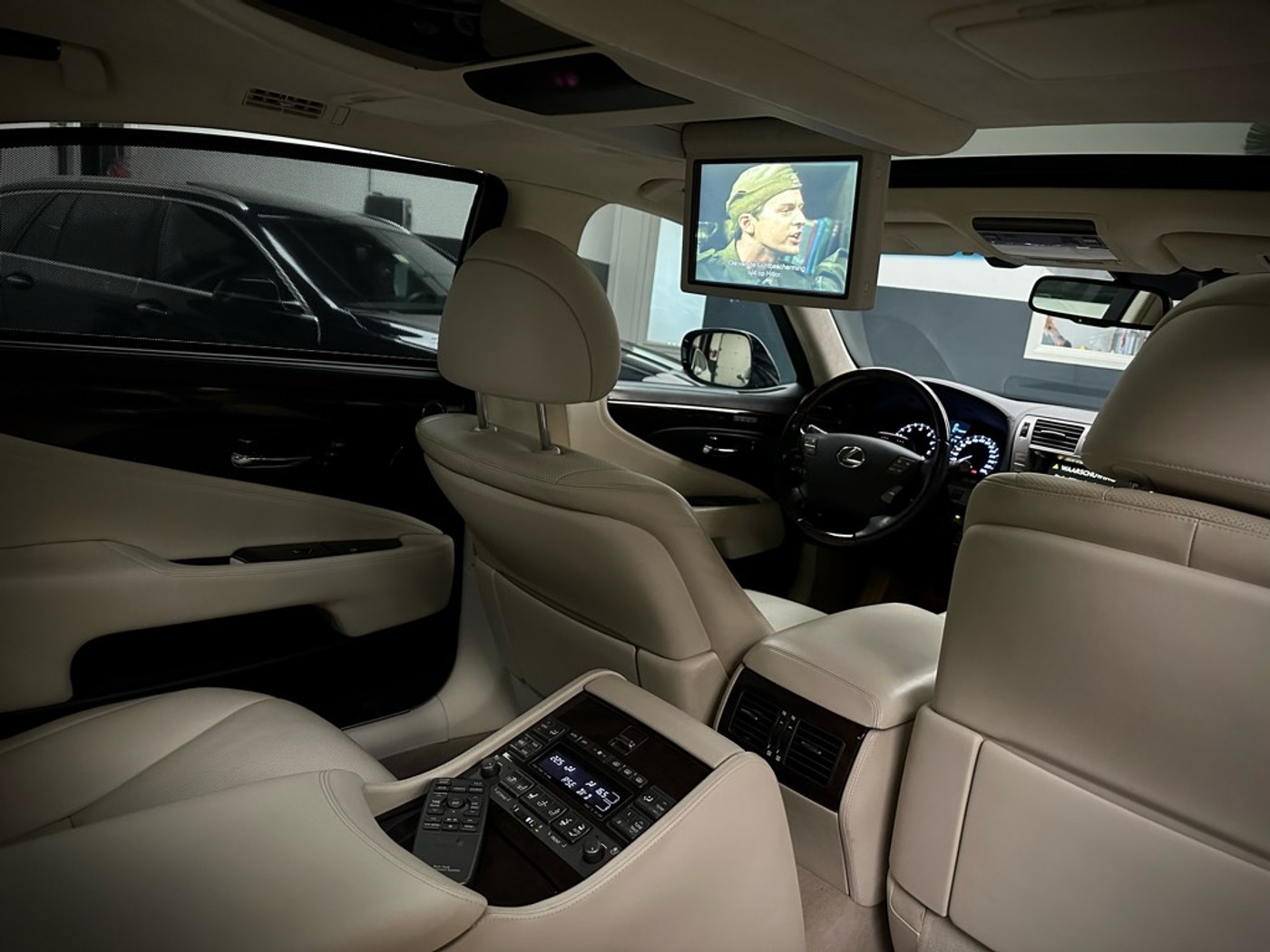 Foto van Lexus Lexus Ls600hl
