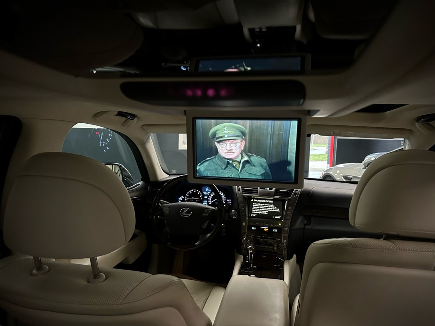 Foto van Lexus Lexus Ls600hl