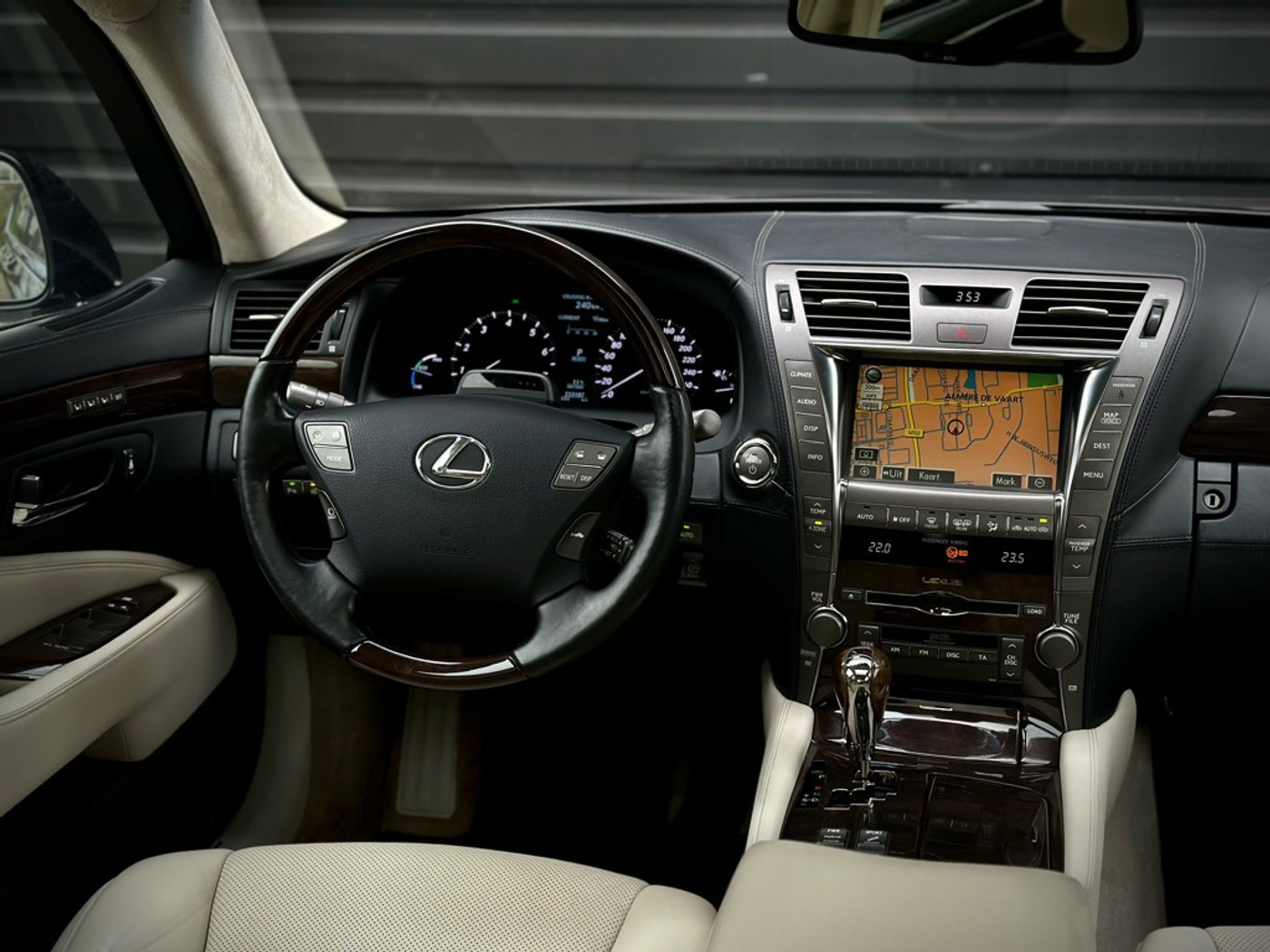 Foto van Lexus Lexus Ls600hl
