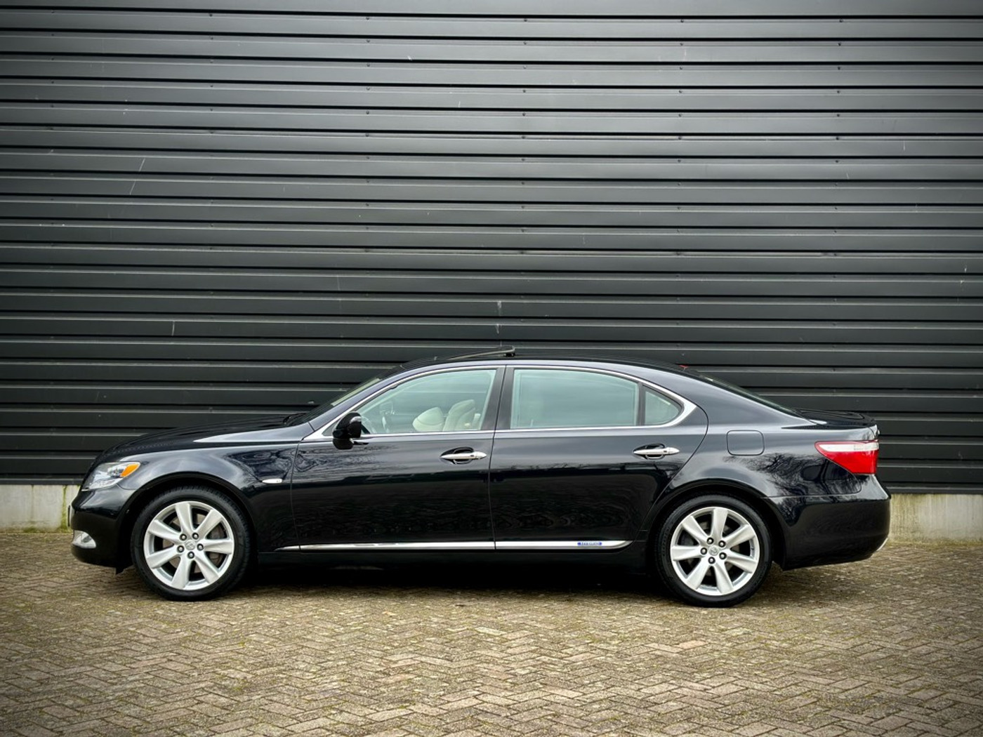 Foto van Lexus Lexus Ls600hl