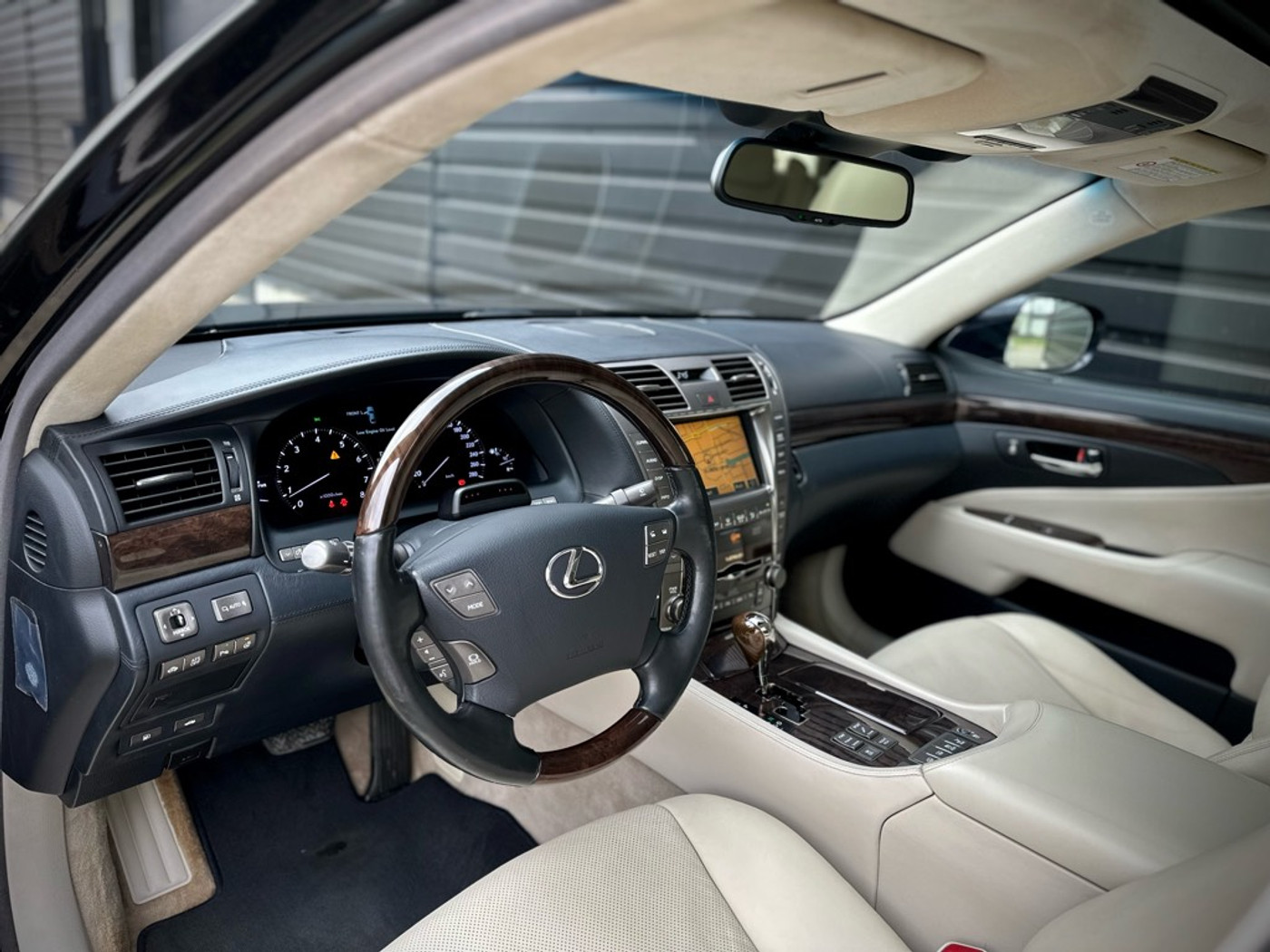Foto van Lexus Lexus Ls600hl
