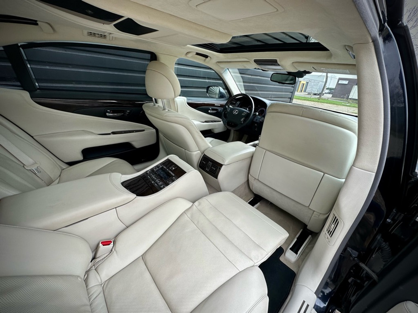 Foto van Lexus Lexus Ls600hl