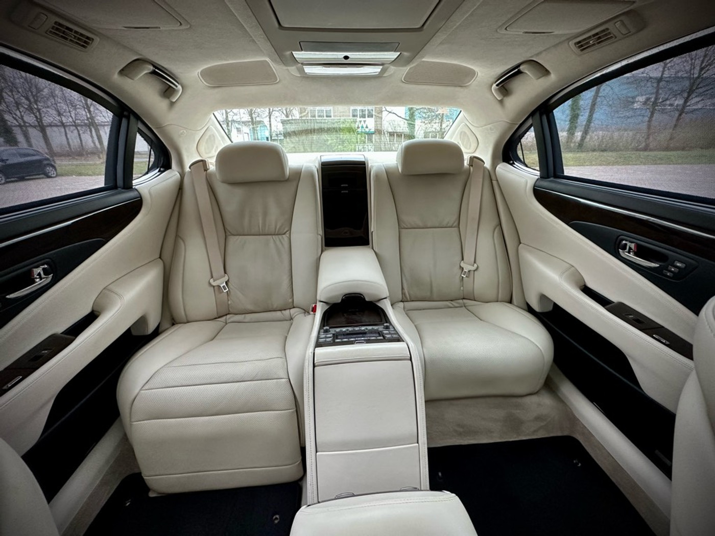 Foto van Lexus Lexus Ls600hl